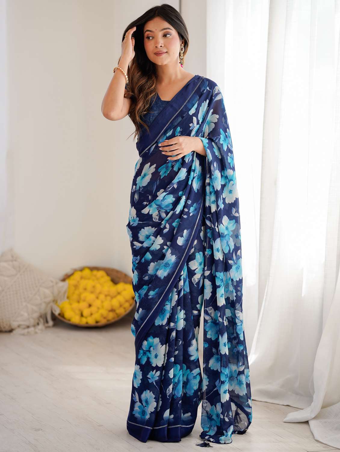 women printed casual wear saree with blouse - 22066346 -  Standard Image - 1