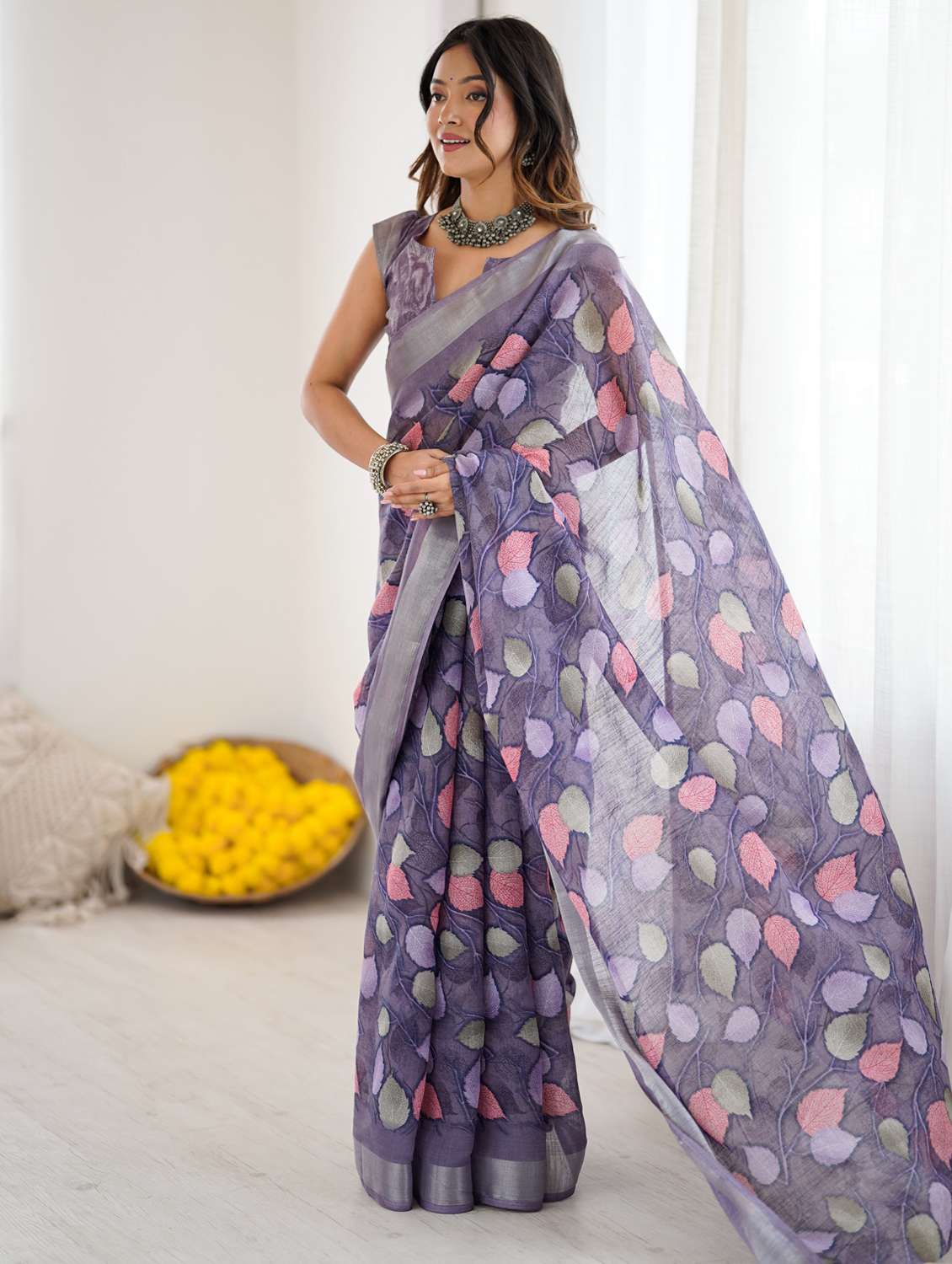 women printed casual wear saree with blouse - 22066350 - Standard Image - 1
