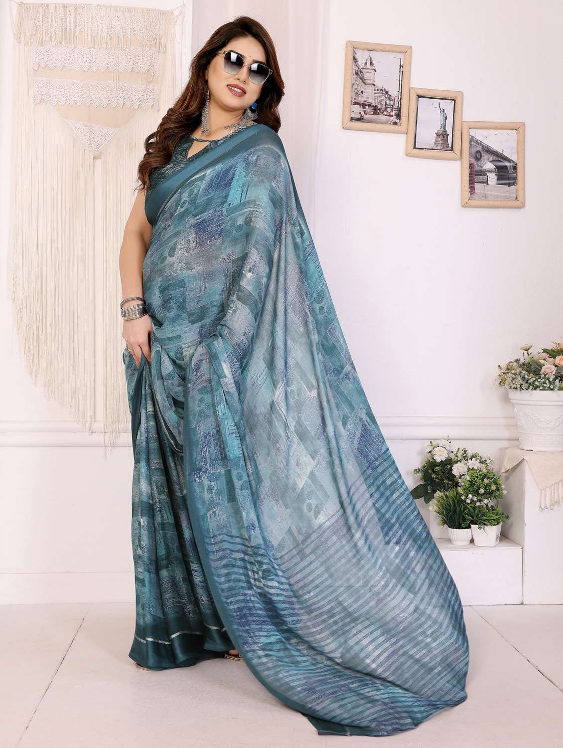 women printed casual wear saree with blouse - 22066357 -  Standard Image - 1