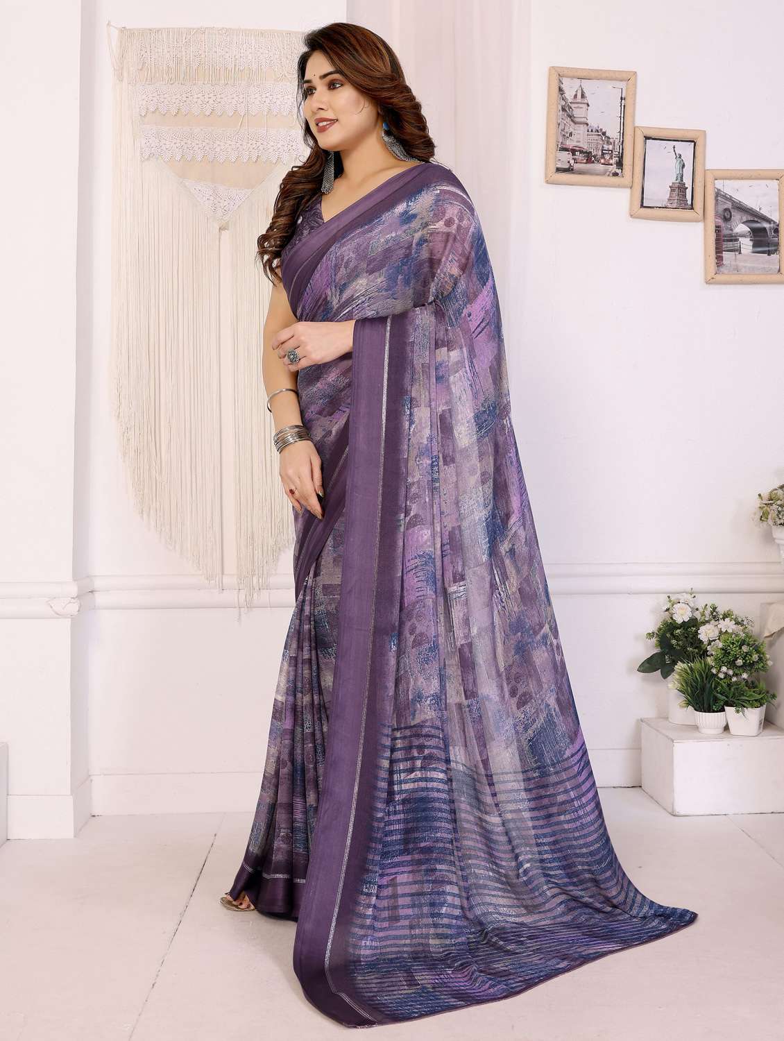 women printed casual wear saree with blouse - 22066358 -  Standard Image - 1