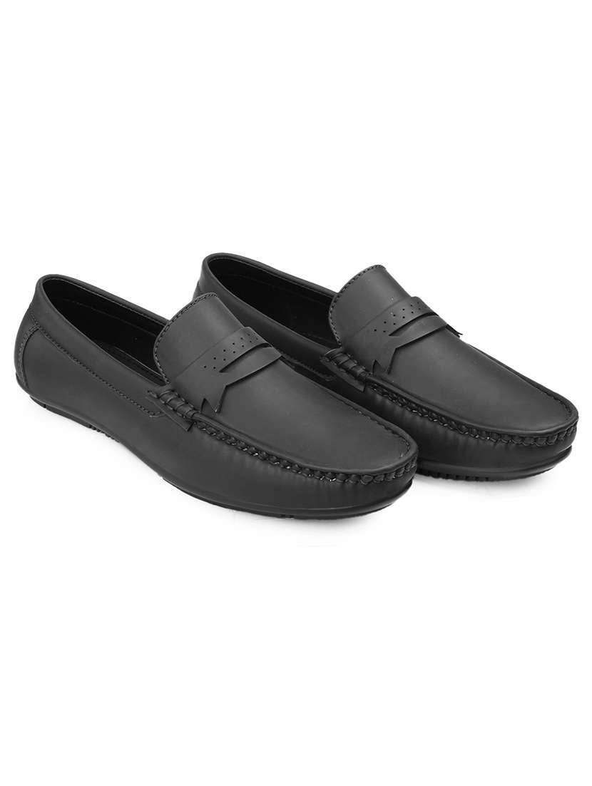 men solid slip on loafer - 22067565 - Standard Image - 1