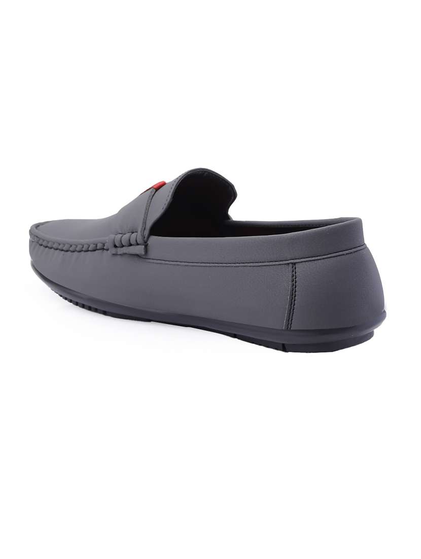 men solid slip on loafer - 22067572 - Standard Image - 4