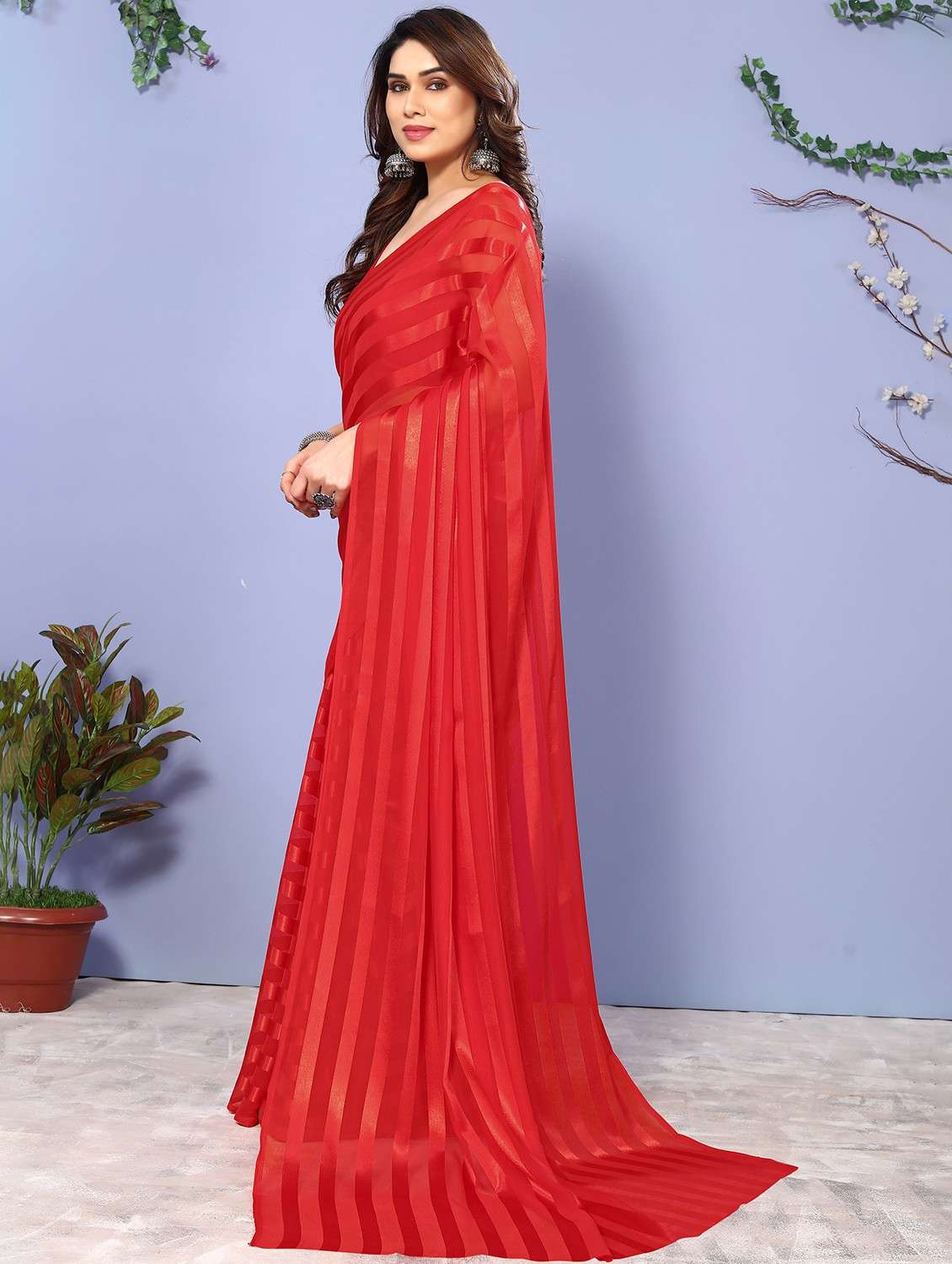women striped plain saree with blouse - 22068153 -  Standard Image - 4