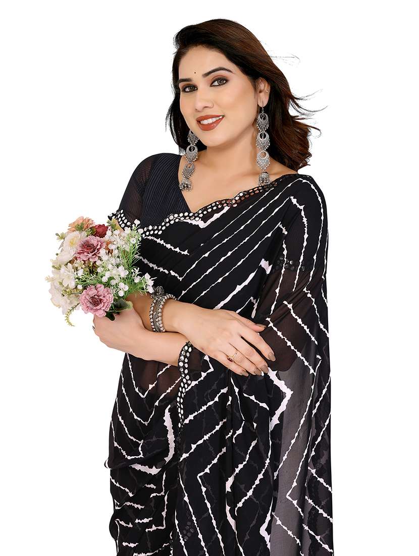 women printed casual wear saree with blouse - 22068223 - Standard Image - 1