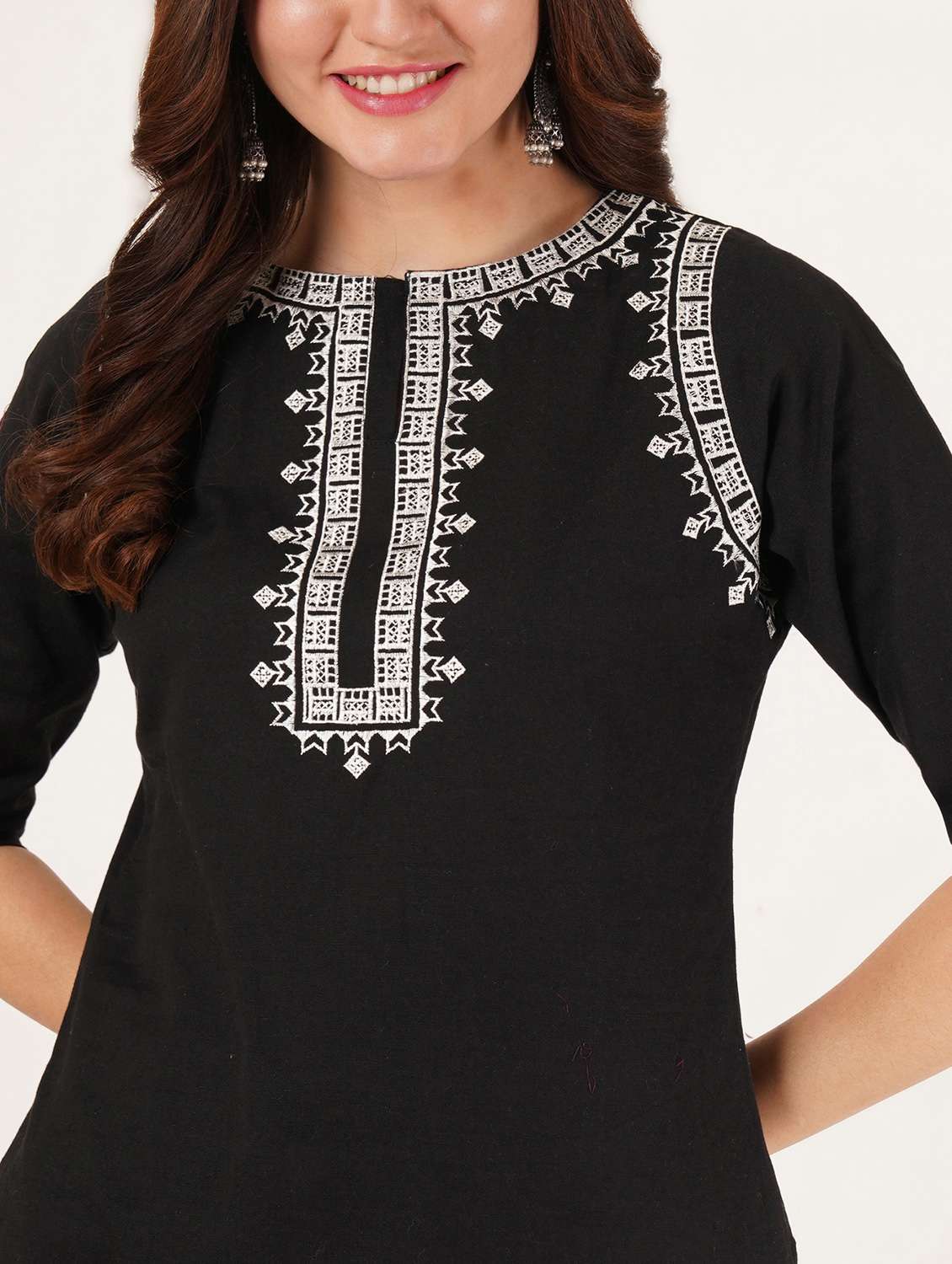 women embroidered three quarter sleeve straight kurti - 22068274 -  Standard Image - 4