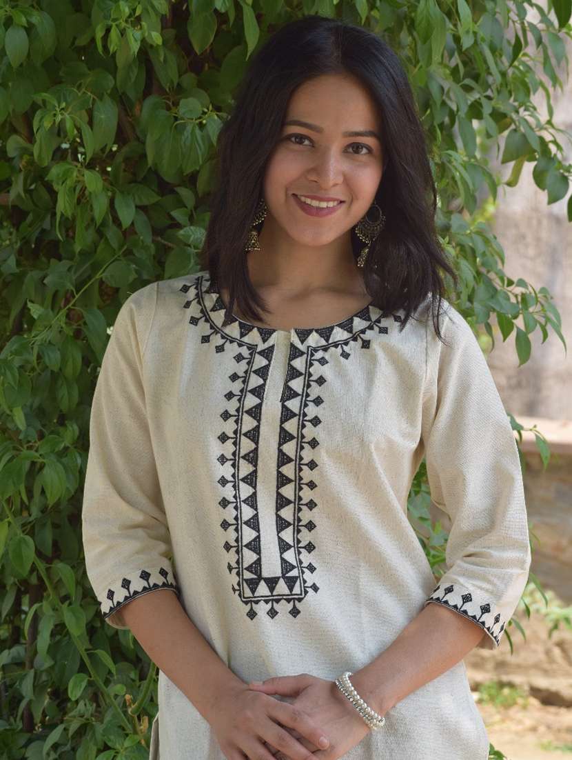 women embroidered three quarter sleeve straight kurti - 22068278 - Standard Image - 4