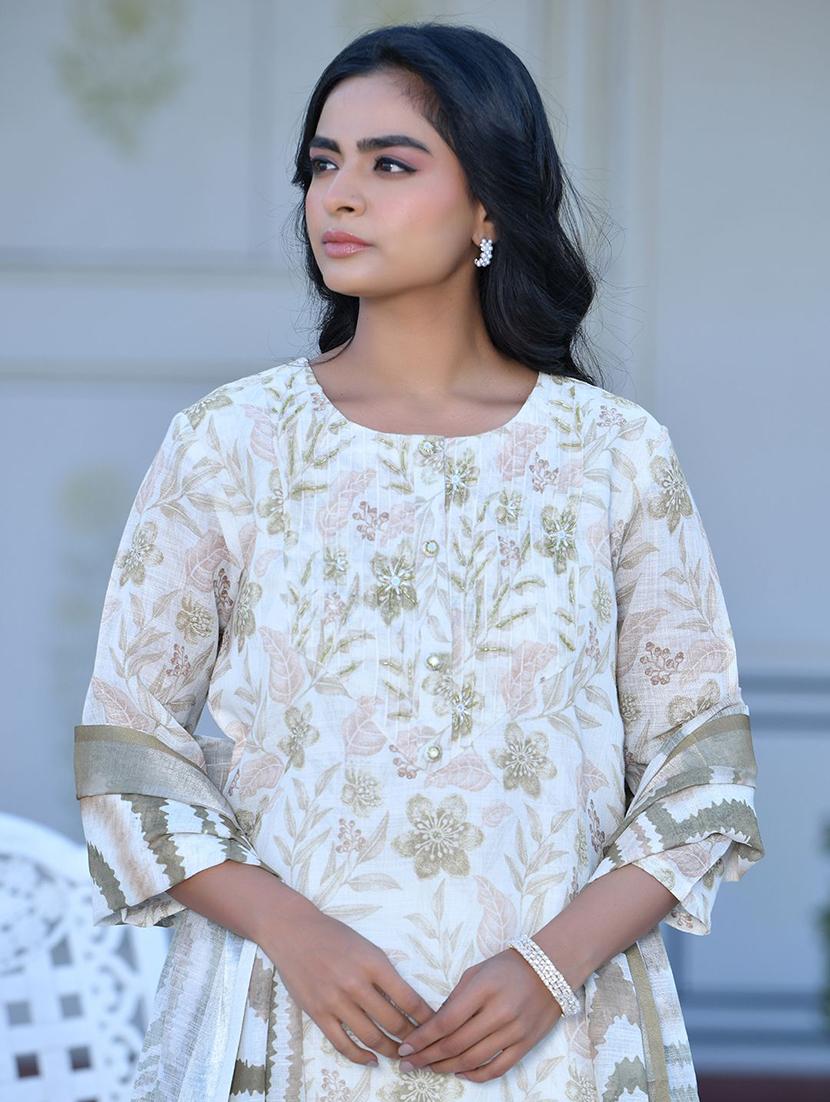 women three quarter sleeve kurta pant with dupatta set - 22068470 - Standard Image - 4