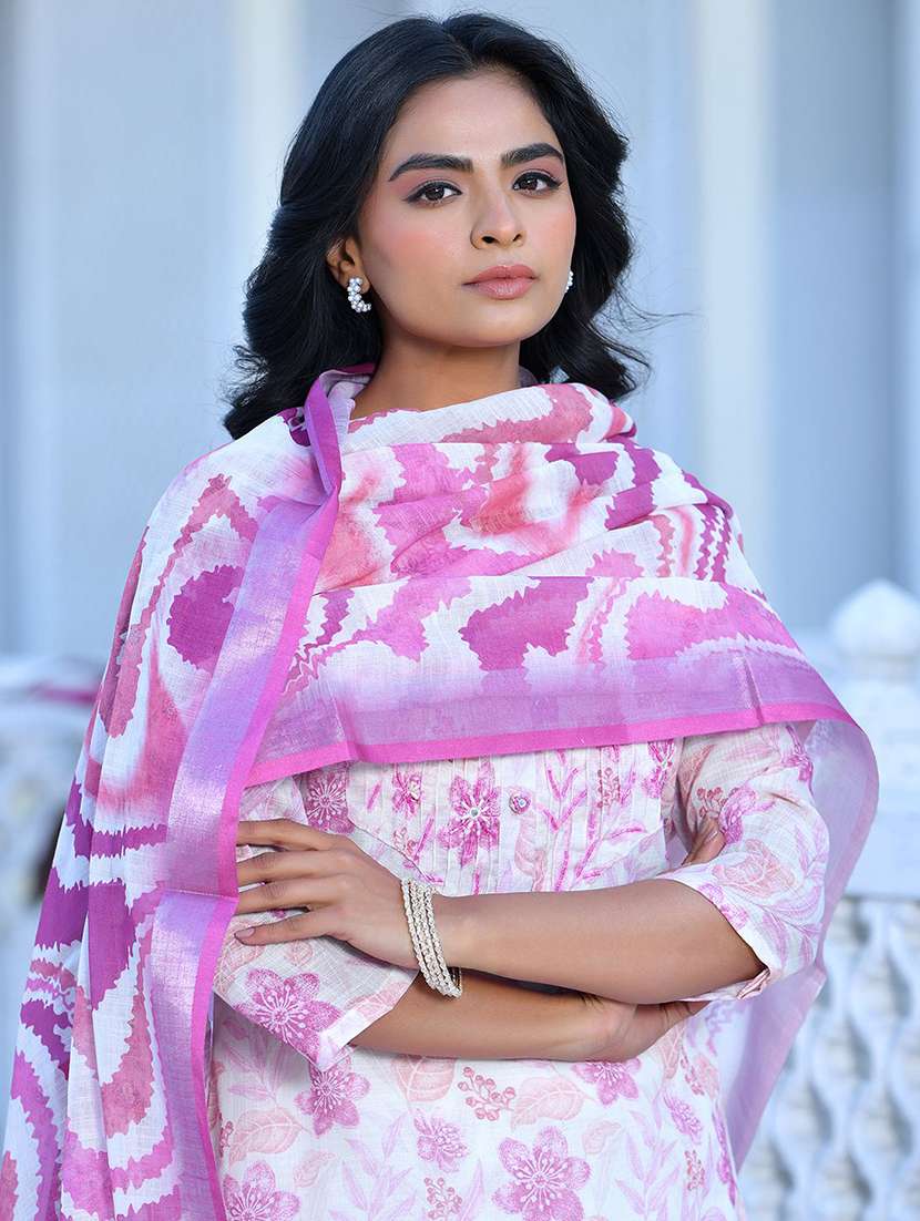 women three quarter sleeve kurta pant with dupatta set - 22068471 -  Standard Image - 4