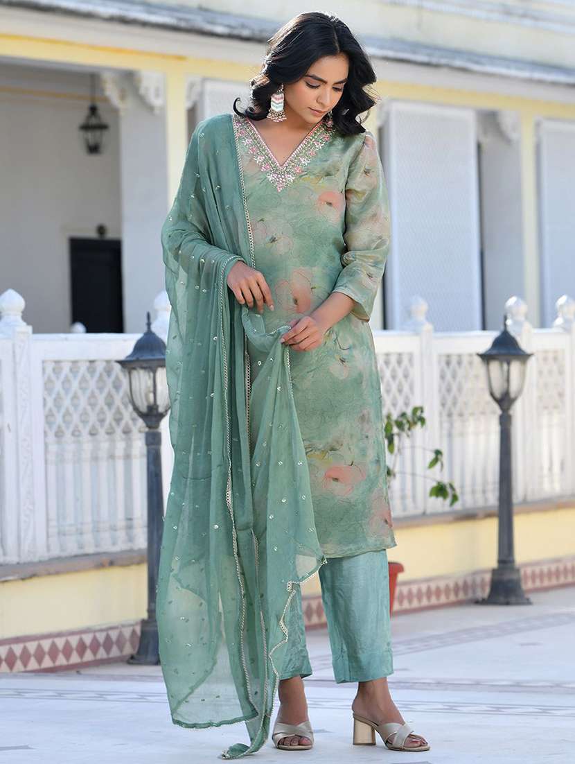 women three quarter sleeve kurta pant with dupatta set - 22068474 - Standard Image - 4