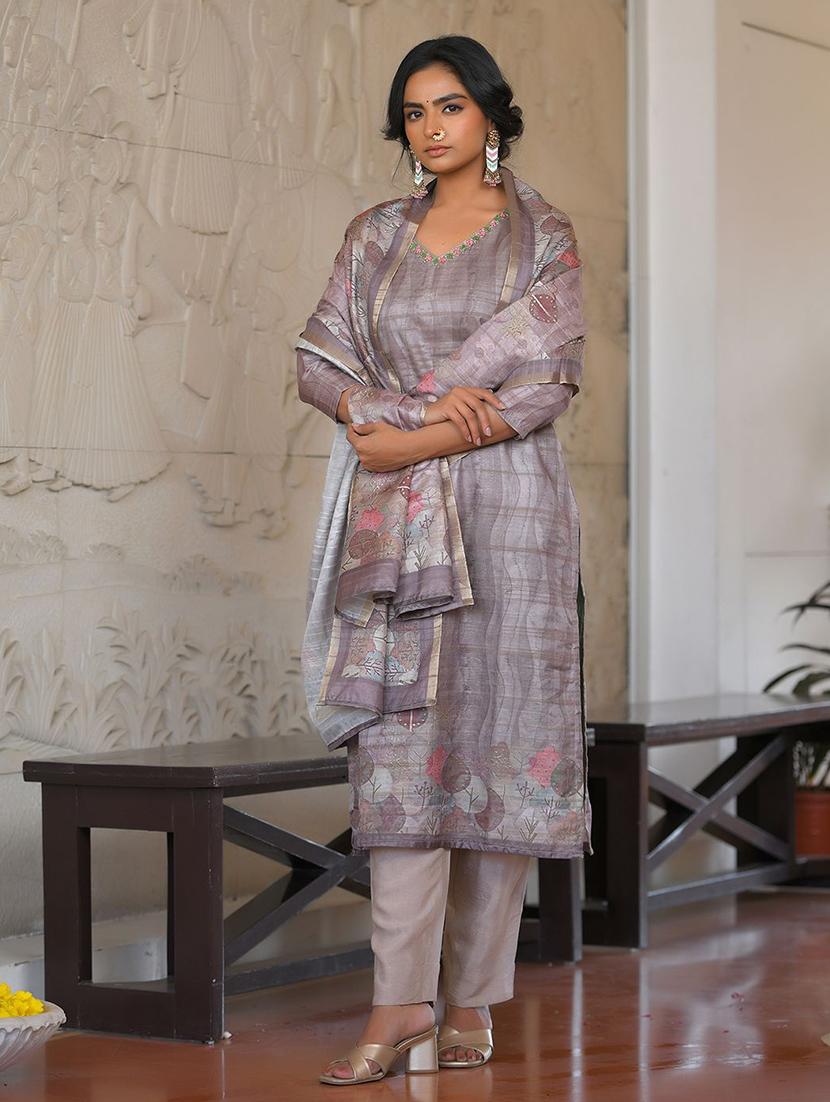 women three quarter sleeve kurta pant with dupatta set - 22068478 -  Standard Image - 1