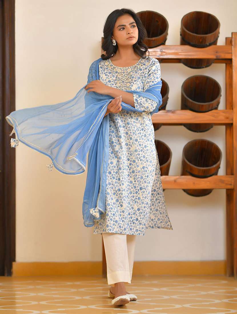 women three quarter sleeve kurta pant with dupatta set - 22068487 - Standard Image - 1