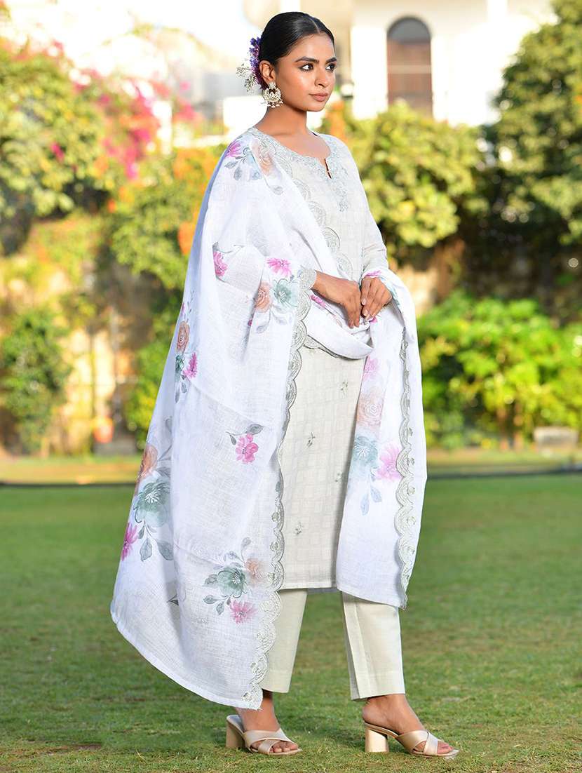 women three quarter sleeve kurta pant with dupatta set - 22068491 - Standard Image - 1