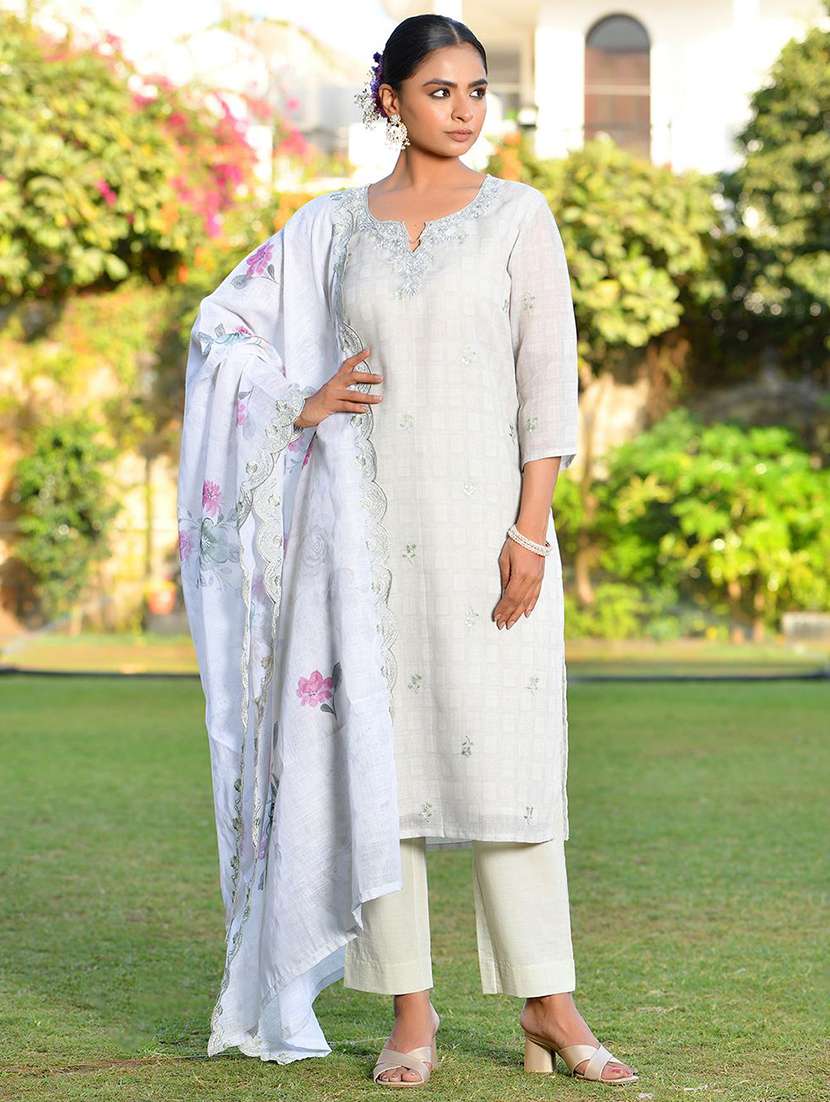 women three quarter sleeve kurta pant with dupatta set - 22068491 - Standard Image - 4