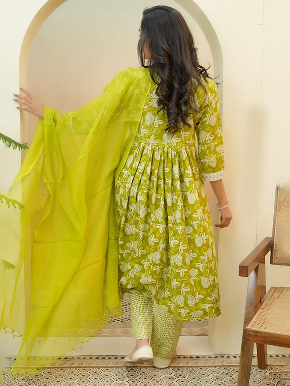 women three quarter sleeve kurta pant with dupatta set - 22068497 - Standard Image - 4