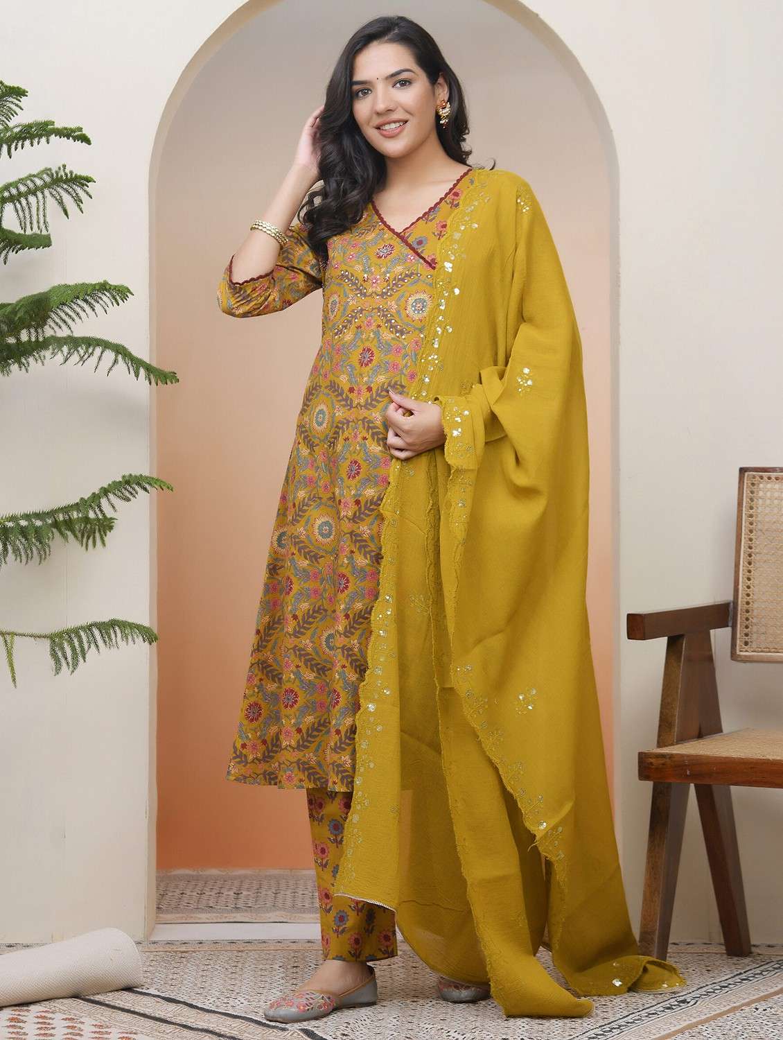 women three quarter sleeve kurta pant with dupatta set - 22068501 -  Standard Image - 1