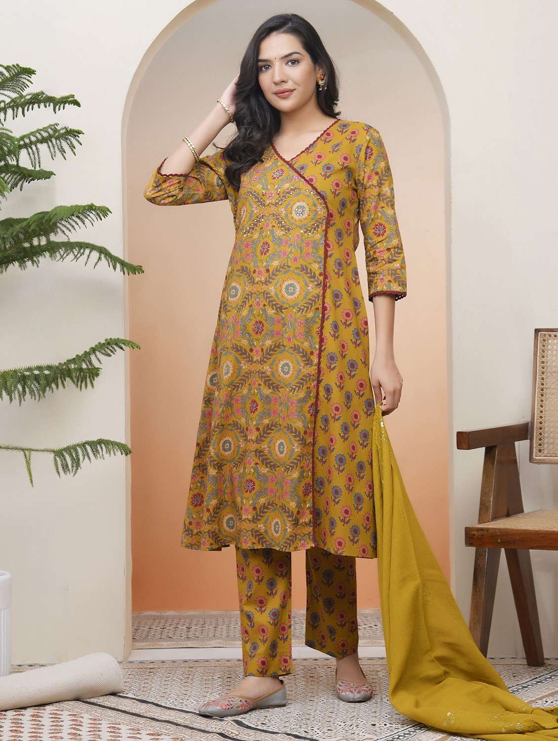 women three quarter sleeve kurta pant with dupatta set - 22068501 - Standard Image - 4