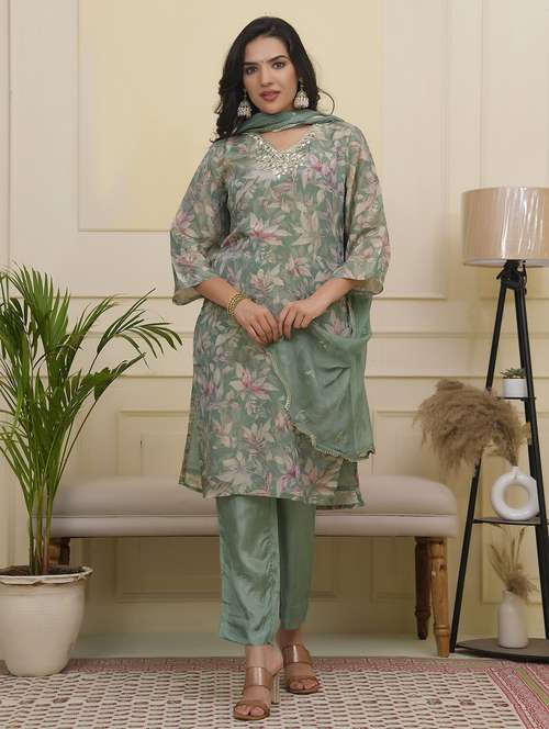 women three quarter sleeve kurta pant with dupatta set - 22068504 - Standard Image - 0