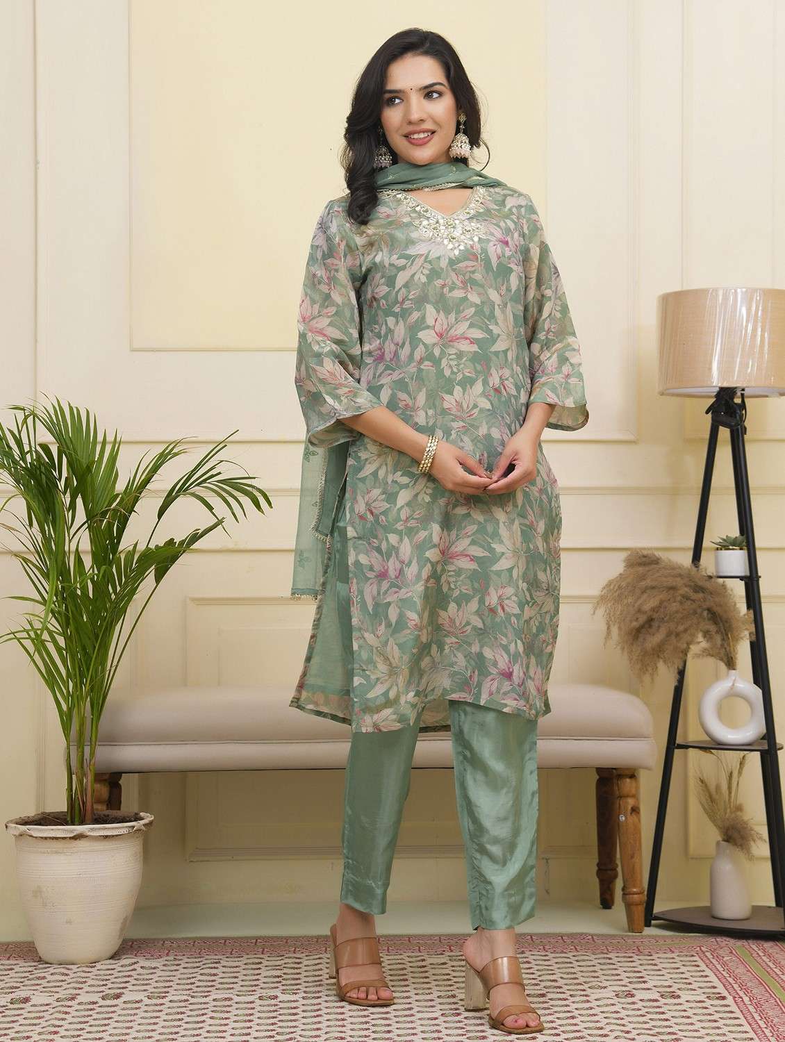 women three quarter sleeve kurta pant with dupatta set - 22068504 - Standard Image - 1