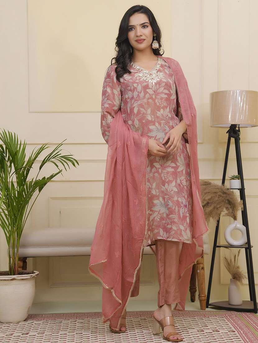 women three quarter sleeve kurta pant with dupatta set - 22068505 - Standard Image - 1