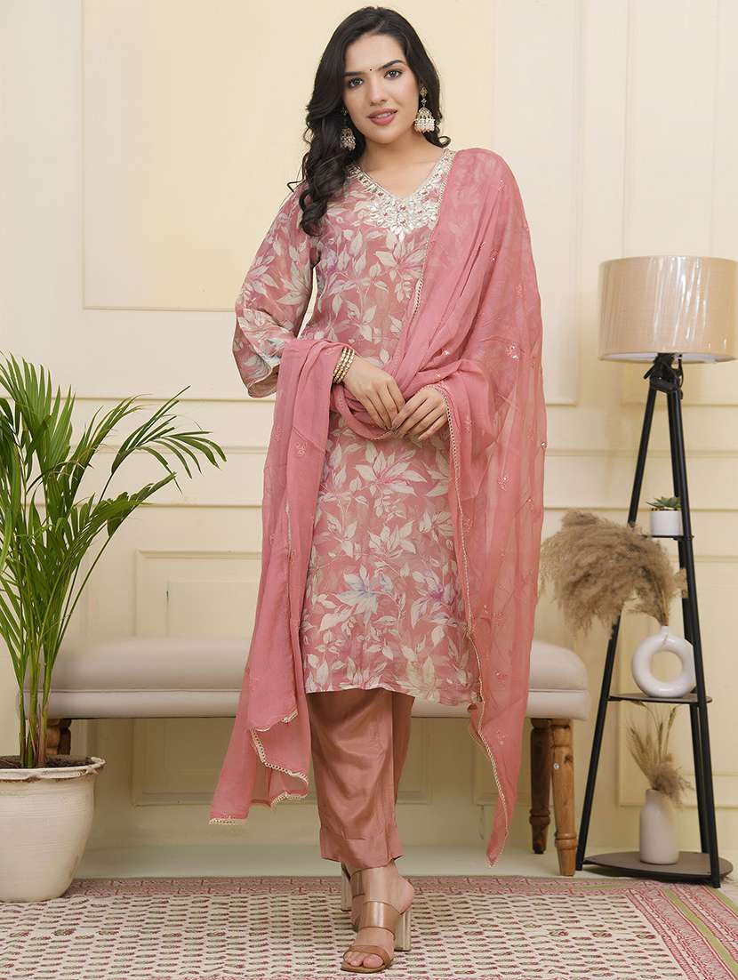 women three quarter sleeve kurta pant with dupatta set - 22068505 - Standard Image - 4