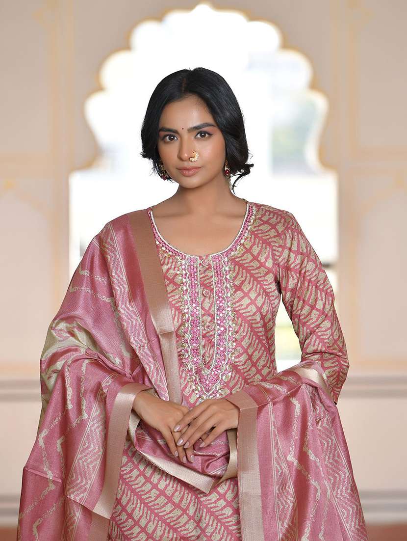 women three quarter sleeve kurta pant with dupatta set - 22068516 -  Standard Image - 1