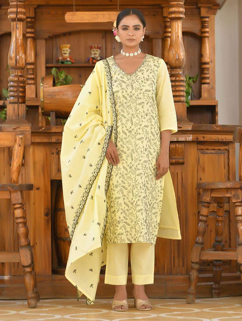 women three quarter sleeve kurta pant with dupatta set - 22068521 - Standard Image - 1