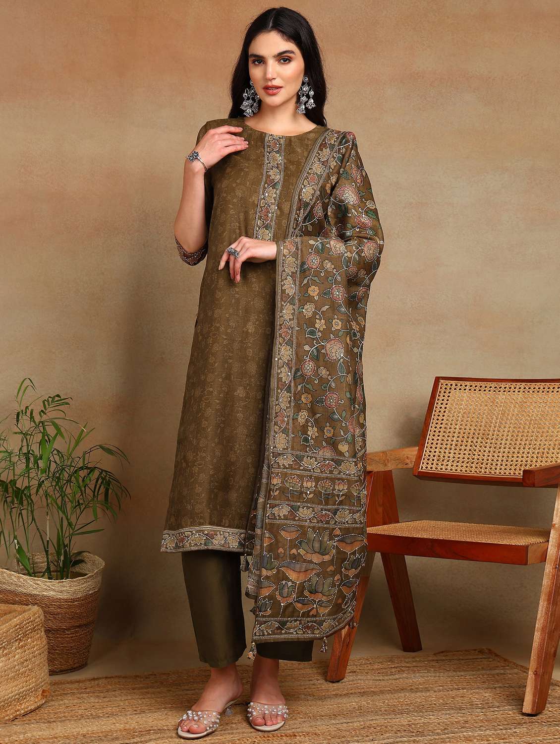 women three quarter sleeve kurta pant with dupatta set - 22068564 -  Standard Image - 1
