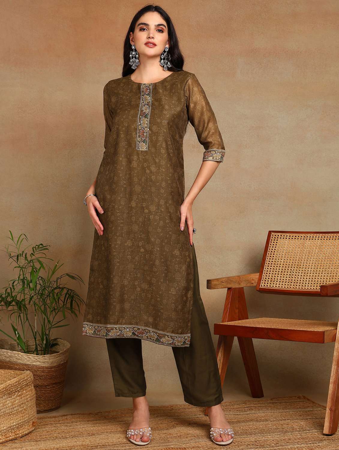 women three quarter sleeve kurta pant with dupatta set - 22068564 - Standard Image - 4