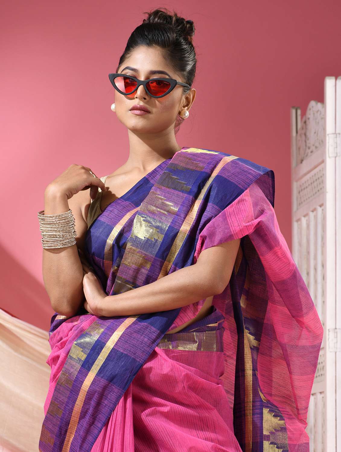 women self design handloom saree - 22068610 -  Standard Image - 4