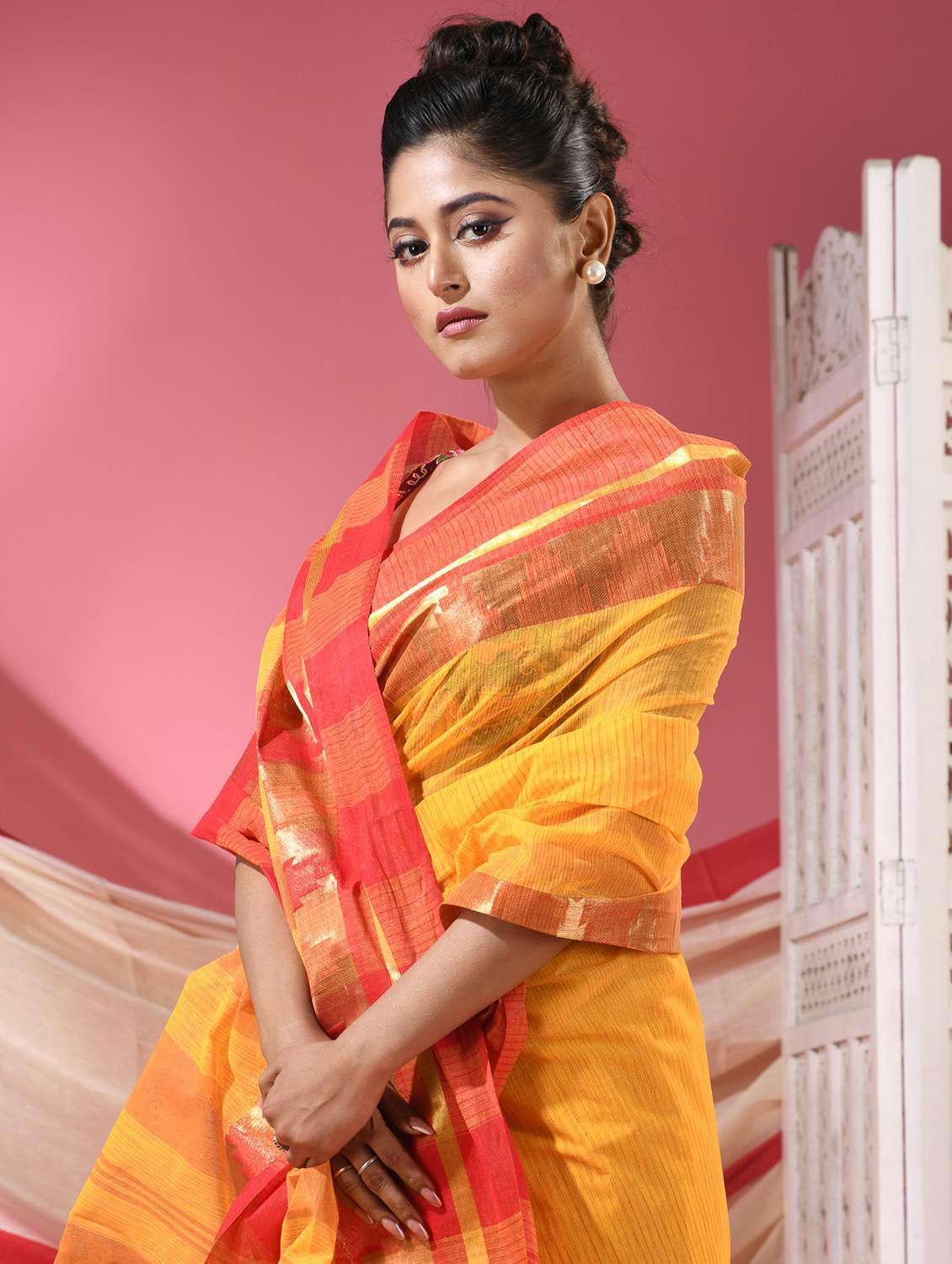 women self design handloom saree - 22068612 -  Standard Image - 4