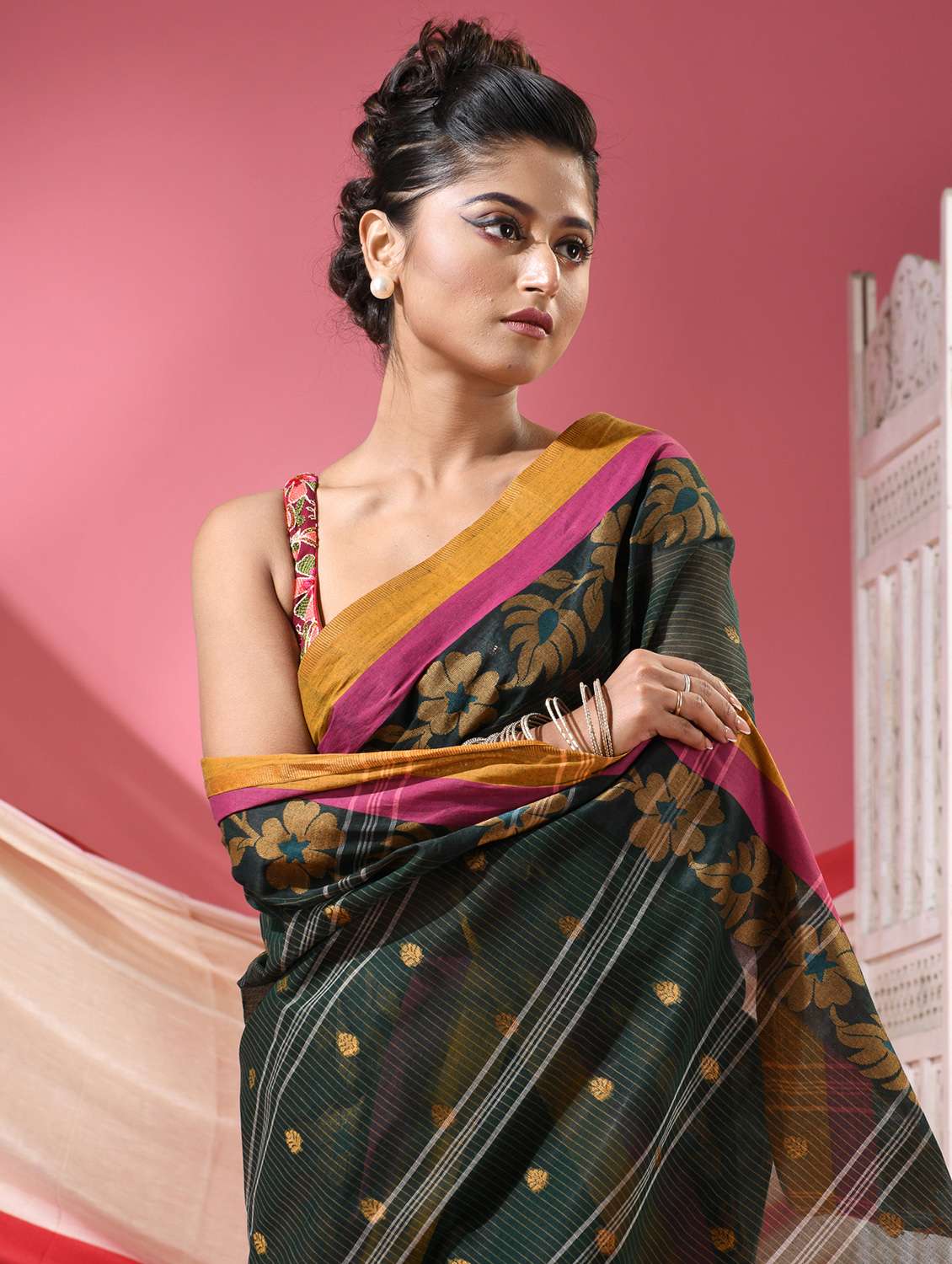 women self design handloom saree - 22068630 -  Standard Image - 4