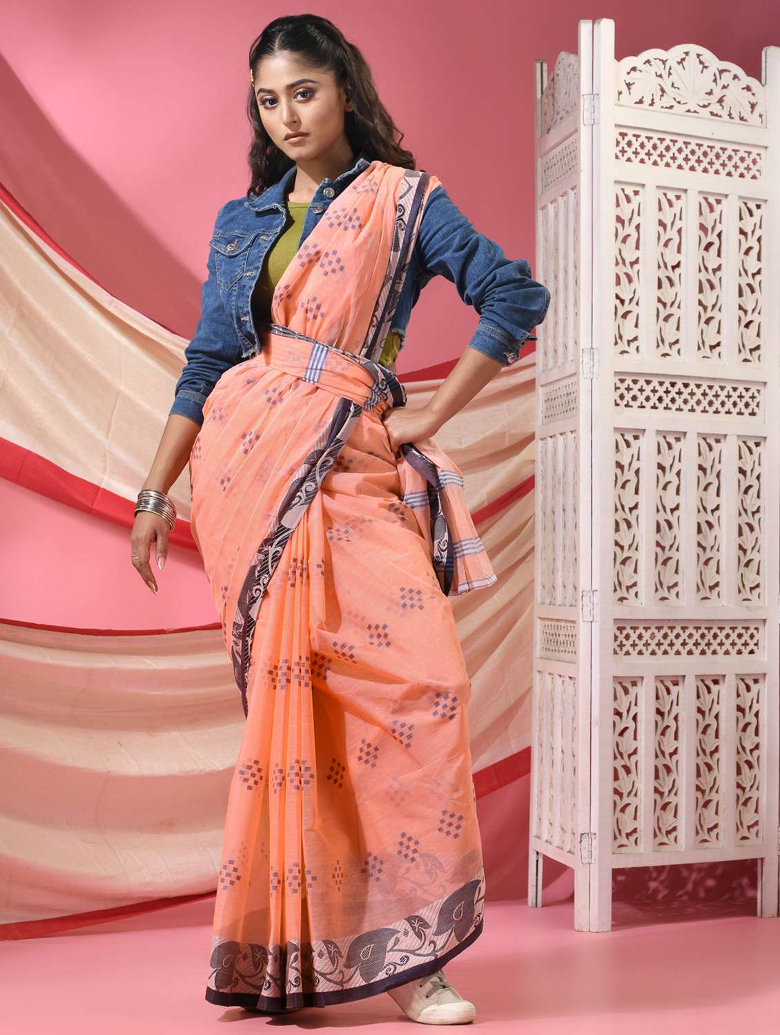 women self design tant saree - 22068637 -  Standard Image - 1