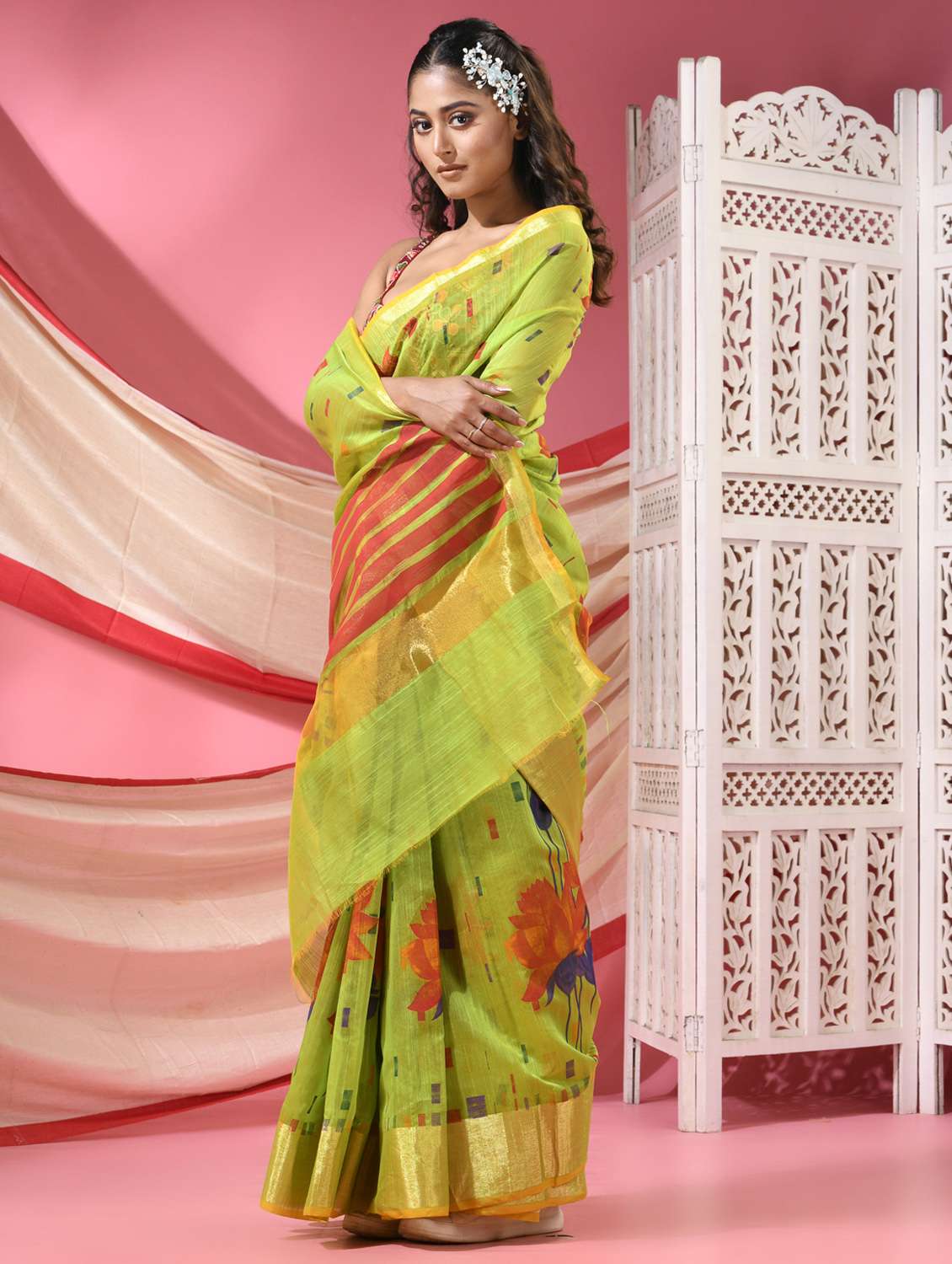 women floral handloom saree with blouse - 22068641 -  Standard Image - 1