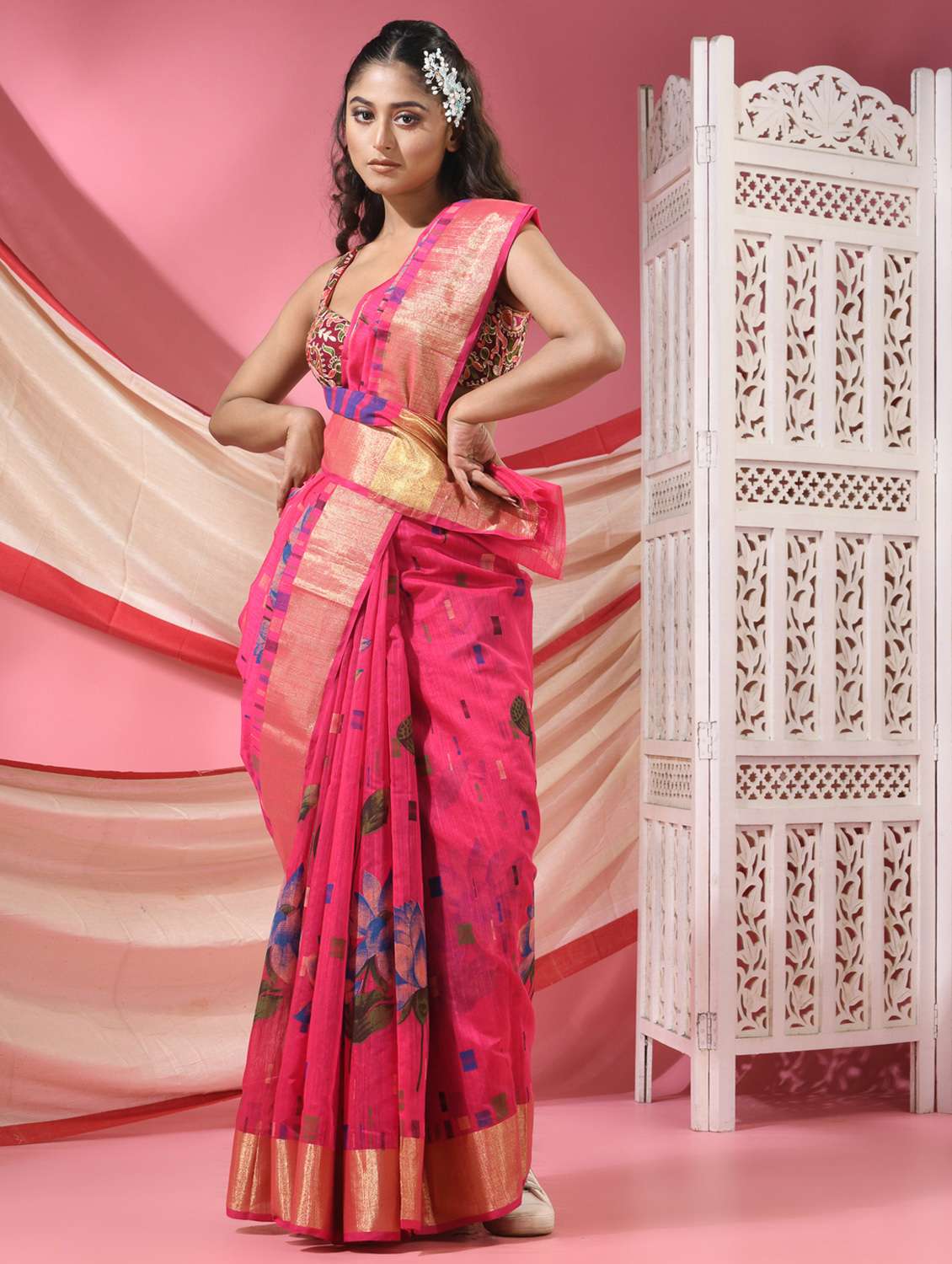 women floral handloom saree with blouse - 22068642 -  Standard Image - 1