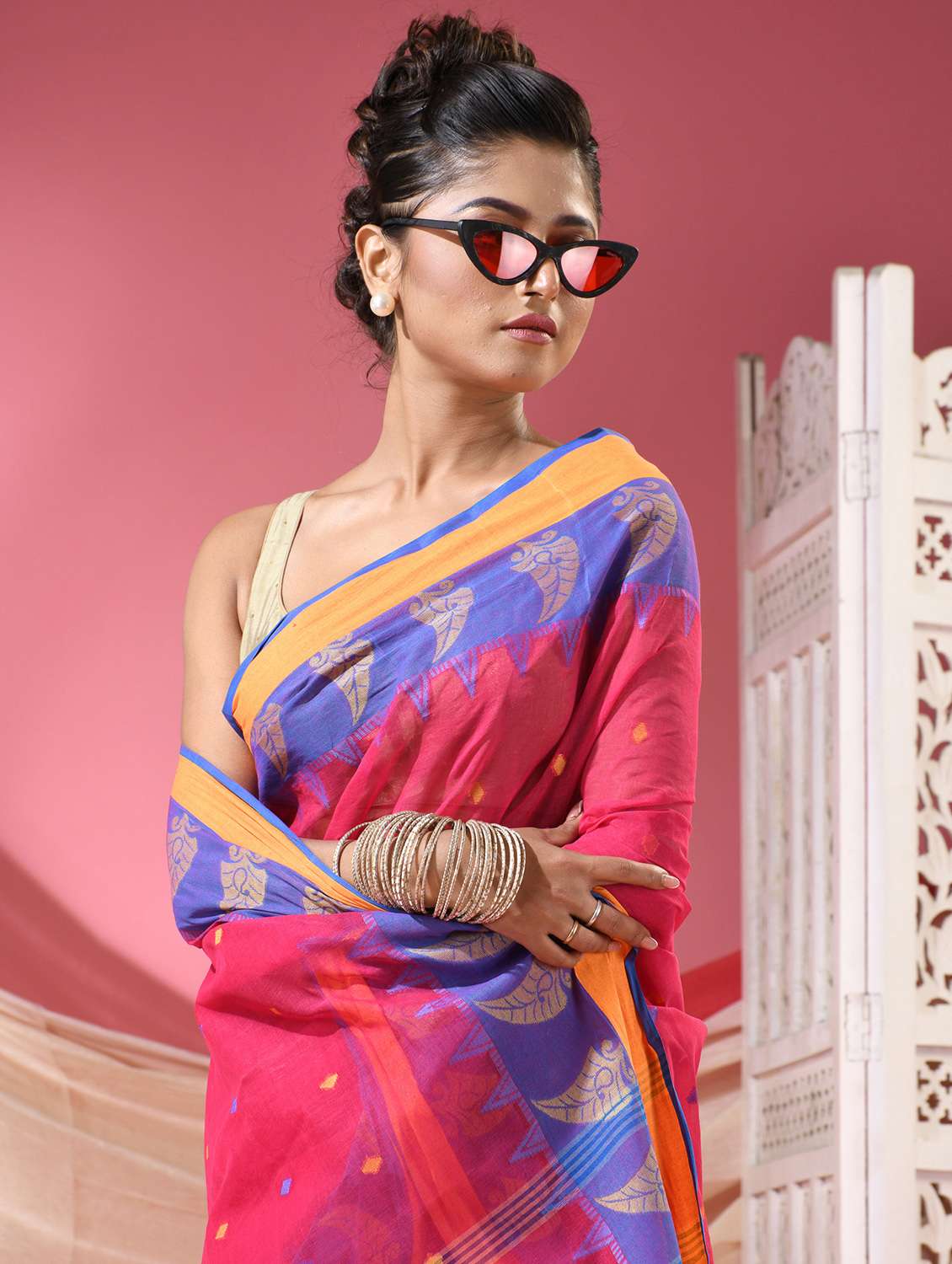 women self design handloom saree - 22068645 - Standard Image - 4