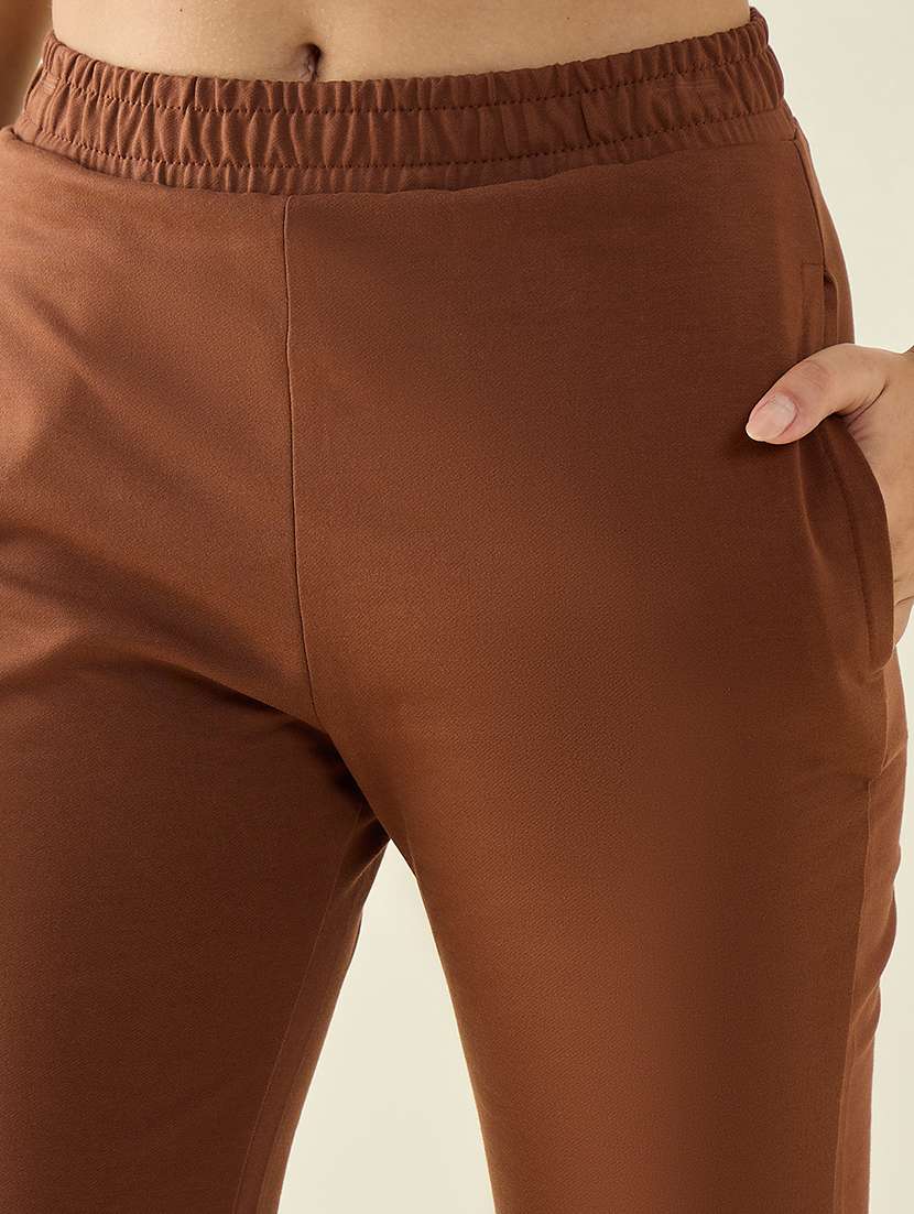 women solid mid rise bootcut trouser - 22068835 -  Standard Image - 4