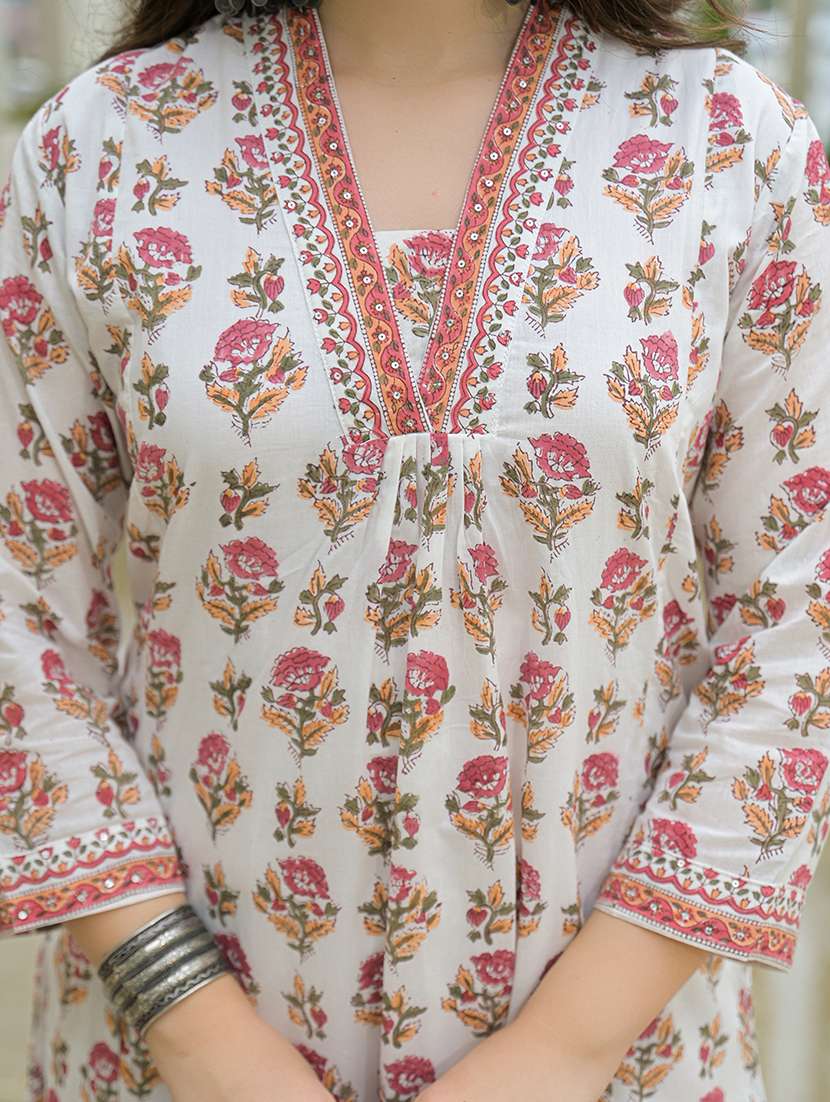 women floral three quarter sleeve kurta pant with dupatta set - 22069206 -  Standard Image - 4