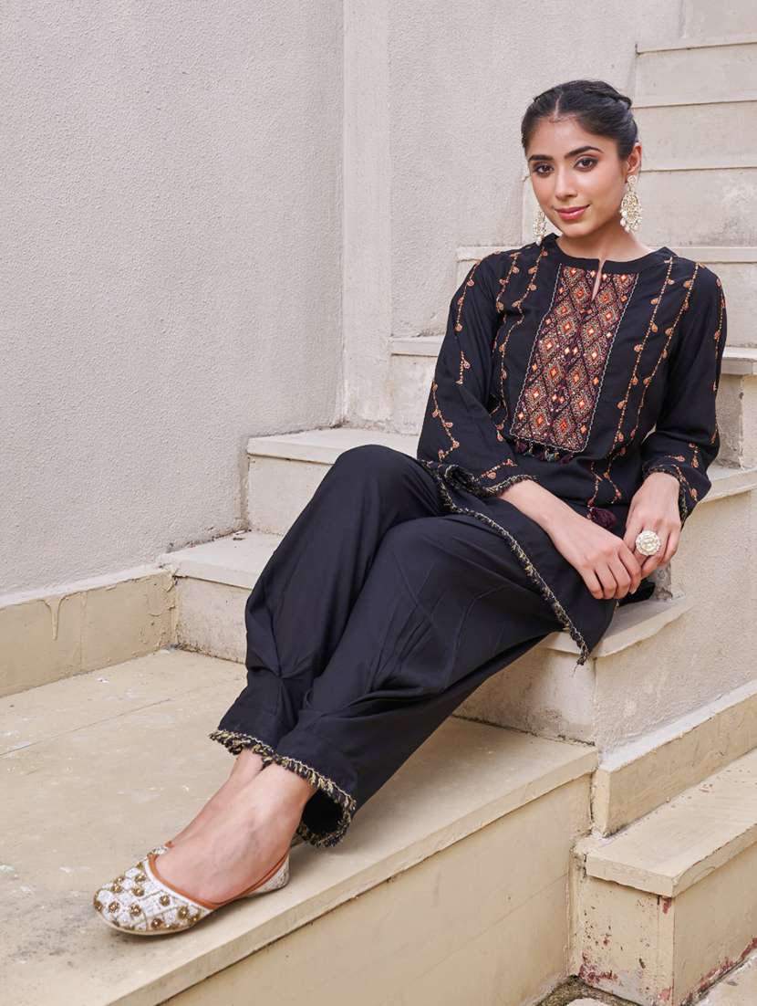 women embroidered long sleeve ethnic co-ord set - 22069624 - Standard Image - 4