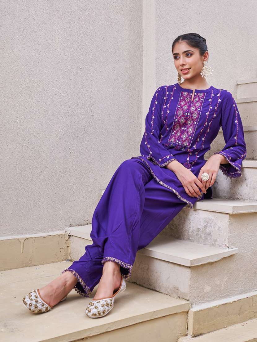 women embroidered long sleeve ethnic co-ord set - 22069627 - Standard Image - 4