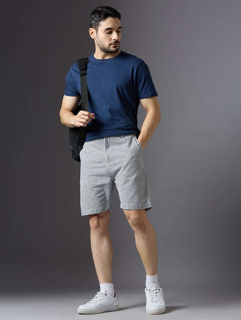 men striped mid rise regular fit shorts - 22069692 -  Standard Image - 4