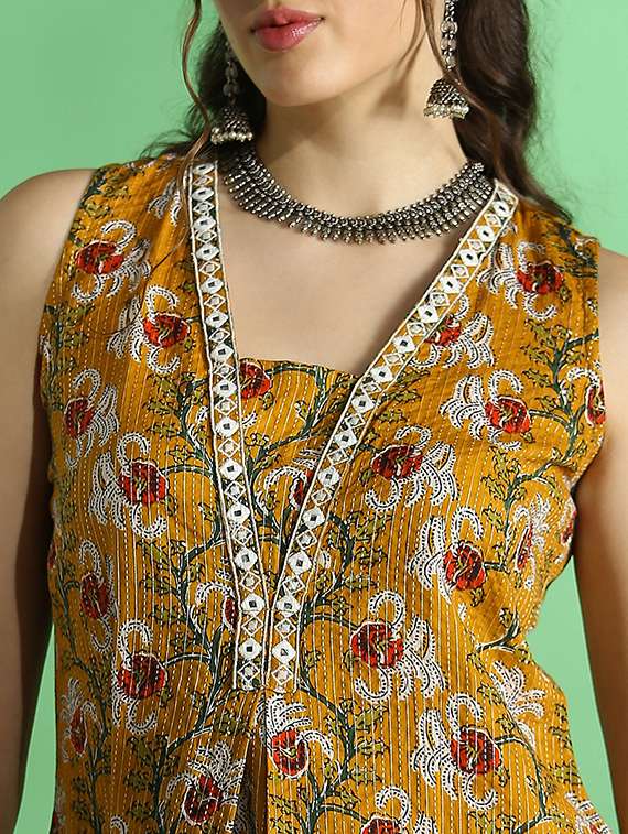 globus women mustard all over floral print v-neck embroidered woven design pleated straight kurta - 22069701 -  Standard Image - 4