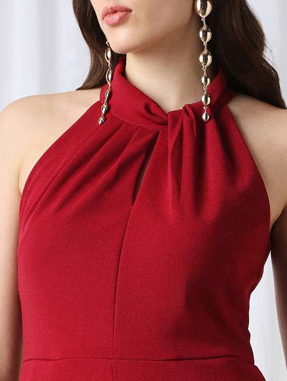 globus women maroon twisted halter neck sleevesless pleated detaling wide leg jumpsuit  - 22069745 -  Standard Image - 4