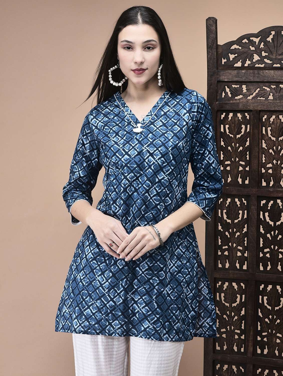 women printed three quarter sleeve kurti