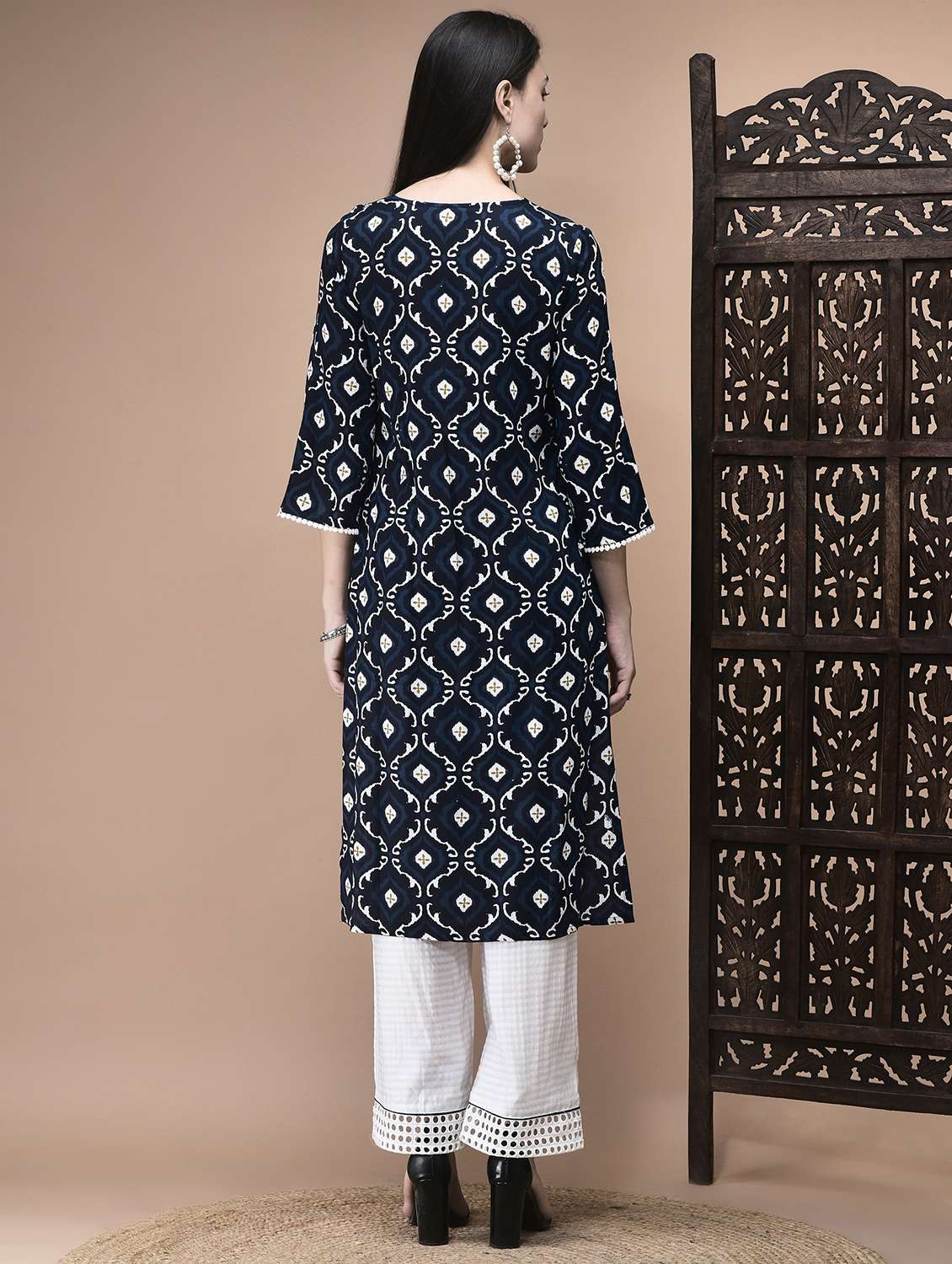 women printed three quarter sleeve straight kurta - 22070840 - Standard Image - 4