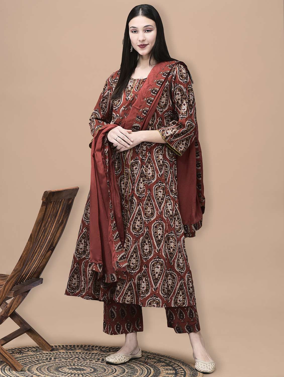 women printed three quarter sleeve kurta pant with dupatta set
