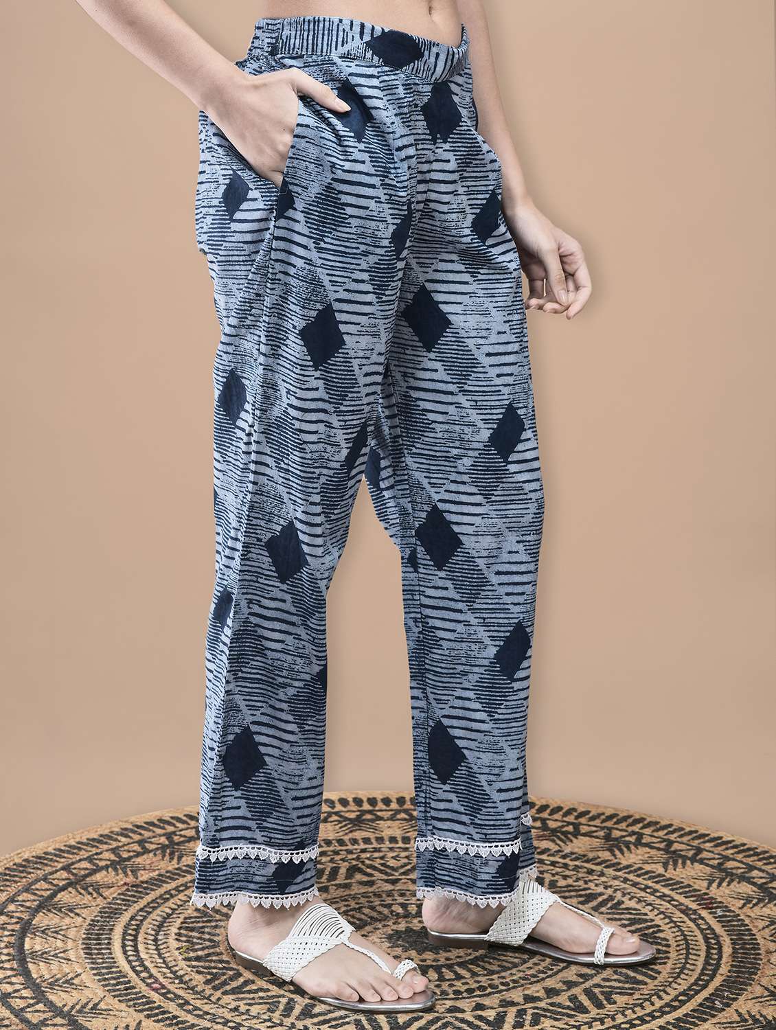 women geometric three quarter sleeve kurta pant with dupatta set - 22070851 - Standard Image - 4