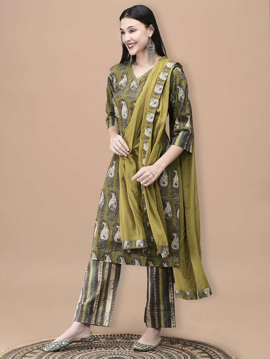 women paisley three quarter sleeve kurta pant with dupatta set - 22070853 -  Standard Image - 1