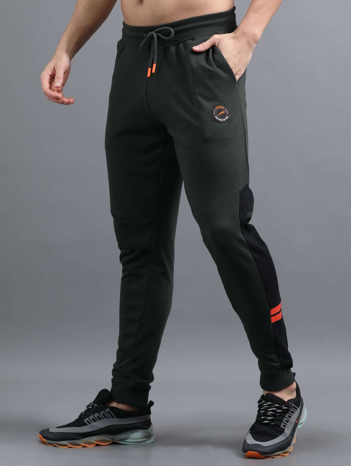 men placement print mid rise regular fit jogger - 22070966 -  Standard Image - 1