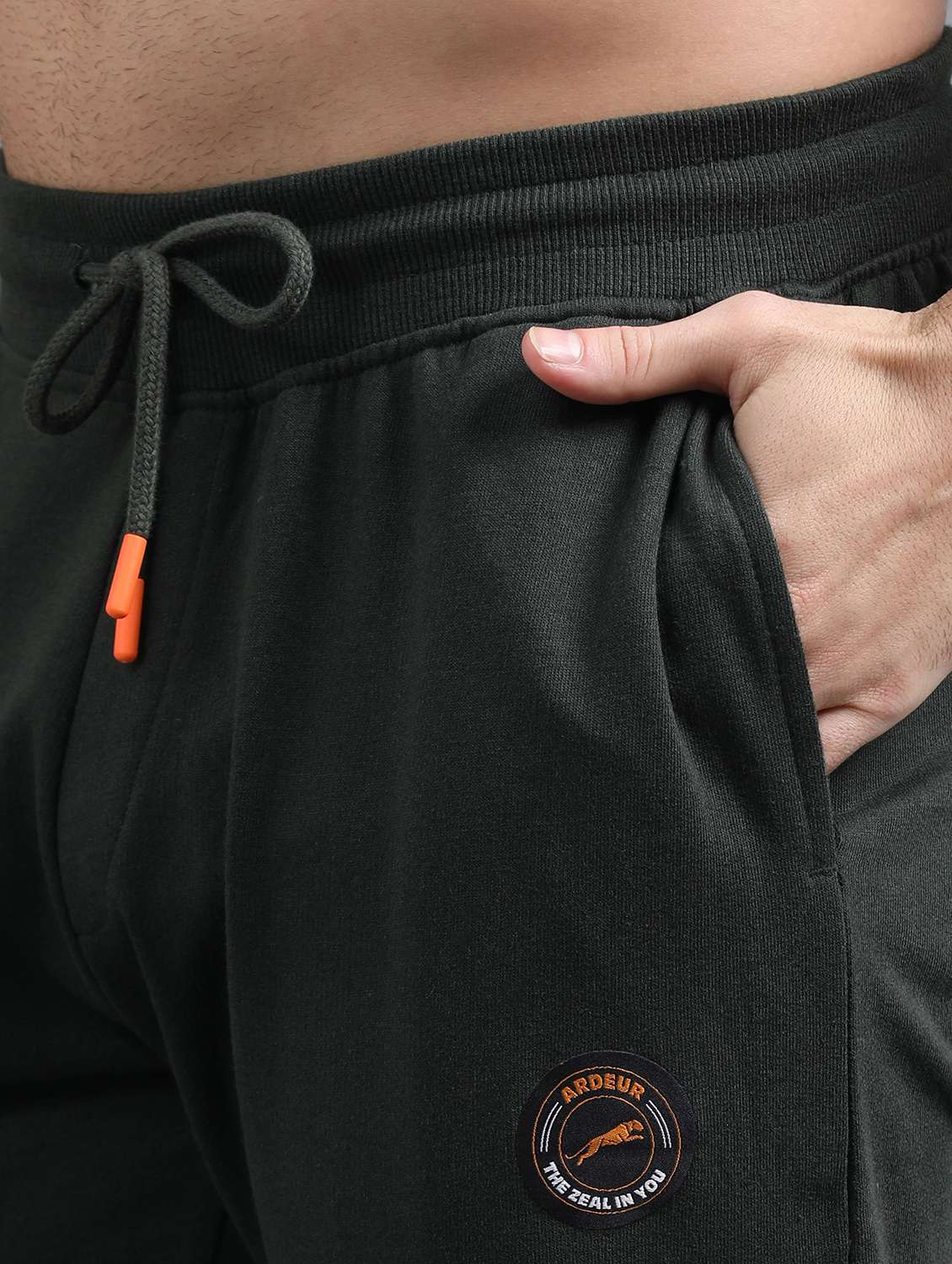 men placement print mid rise regular fit jogger - 22070966 -  Standard Image - 4