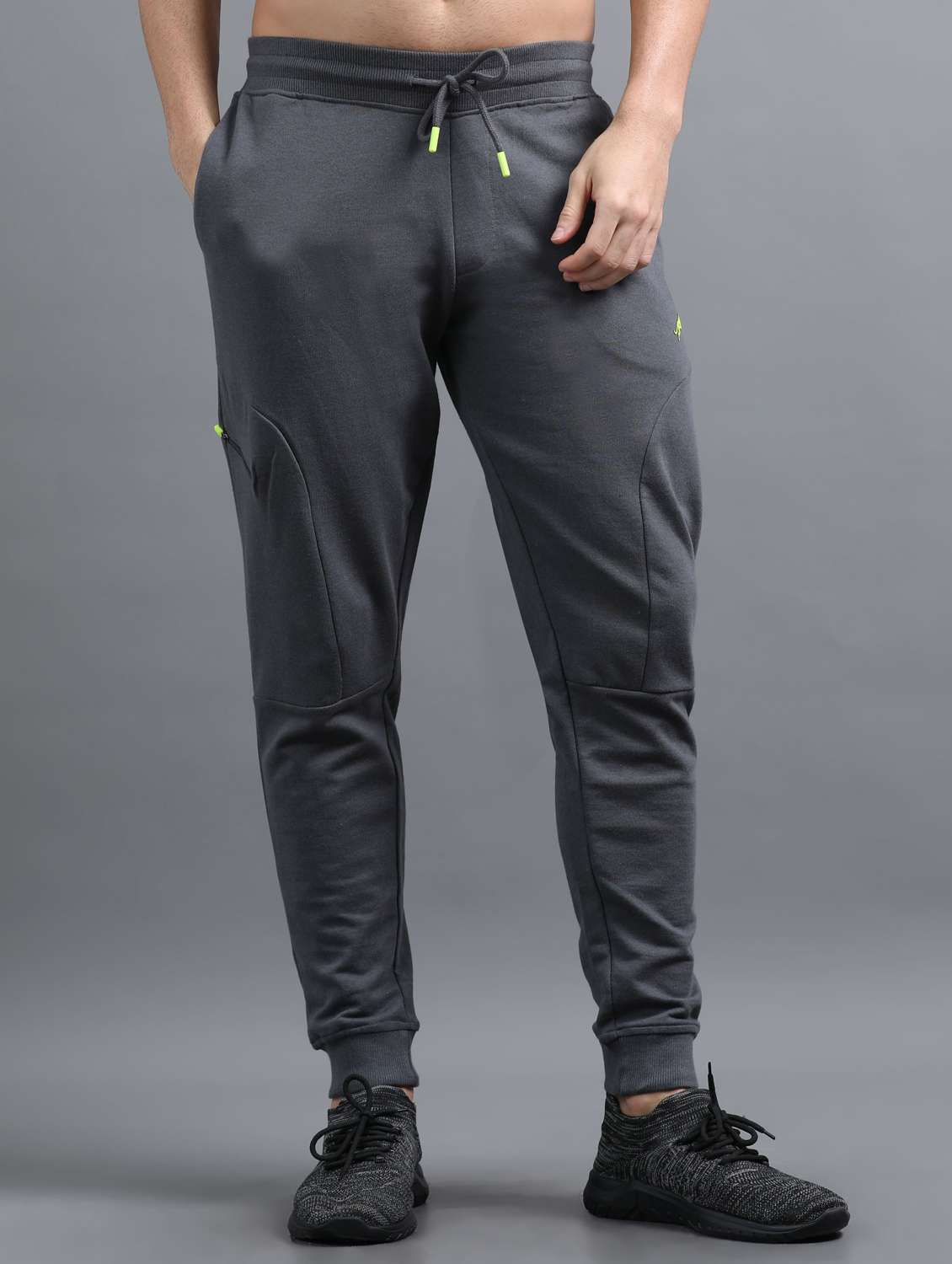 men solid mid rise regular fit jogger
